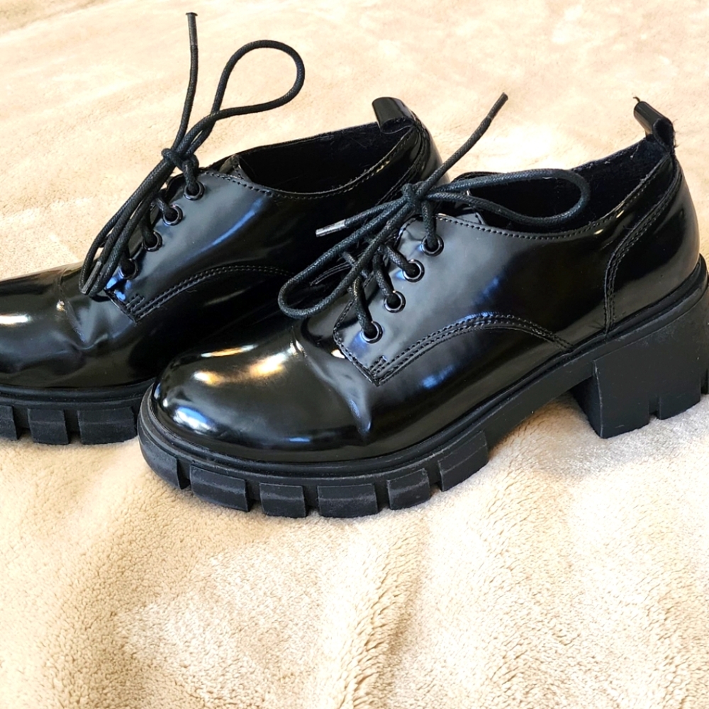 Black Lace-Up Chunky Boots